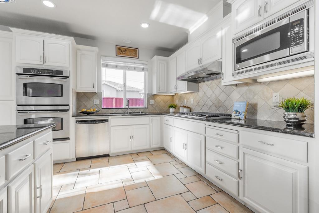 FAIRVIEW - Residential