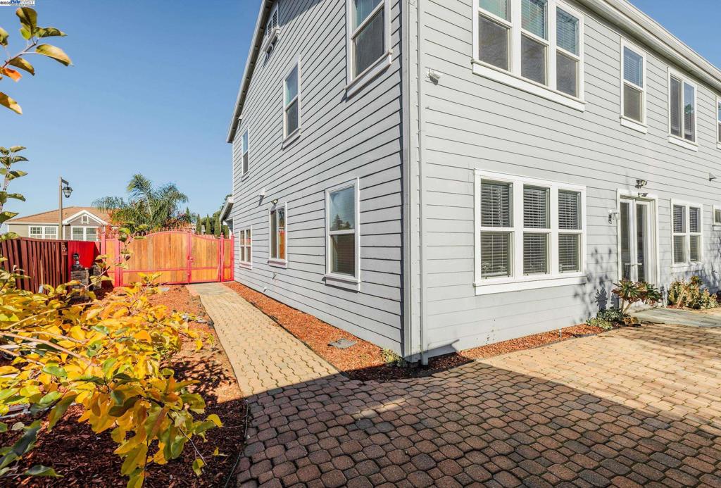 FAIRVIEW - Residential