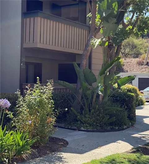MLS: OC26080421