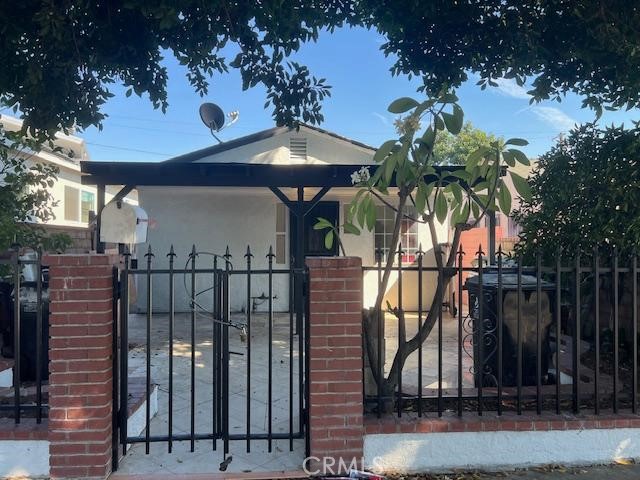 SUBMIT YOUR OFFER - MOTIVATED SELLER, A DEAL CAN BE MADE! DON'T MISS OUT THIS OPPORTUNITY!
Why rent when you can own this spacious, affordable & charming with 3-bedrooms, 3-bathrooms single family home with over 1,600 sq. ft.
Perfect for multi-generational living or income potential, this versatile gem features a large family room, fresh paint, and an inviting curb appeal. Enjoy a 2-car carport, gated front/back yards. This cost-effective alternative to renting is ready for you to move in or customize with the asking price of $749,950. Vibrant Pacoima neighborhood, centrally located and minutes from transportation, shopping, major grocery stores, parks, nearby 3 major freeways 118, 5, and 210 freeways, Costco, Lowe's and within minutes' drive you can be at Mission College, enjoying the Hansen dam recreation area, Discovery Cube and much more... An affordable home in the San Fernando Valley! Motivated Seller—don’t miss this opportunity! Call now for details and a private tour or submit your offer!