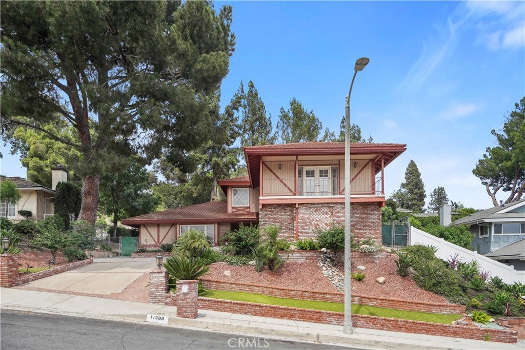 11300 Dulcet Avenue