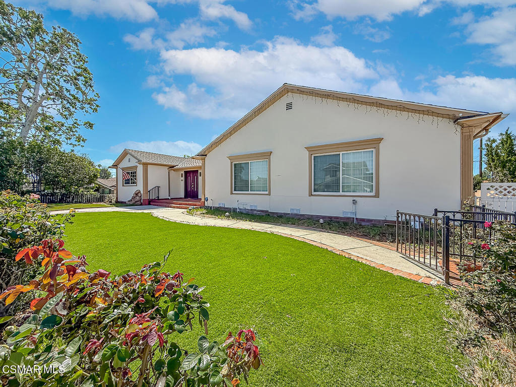 10111 Oak Park Avenue