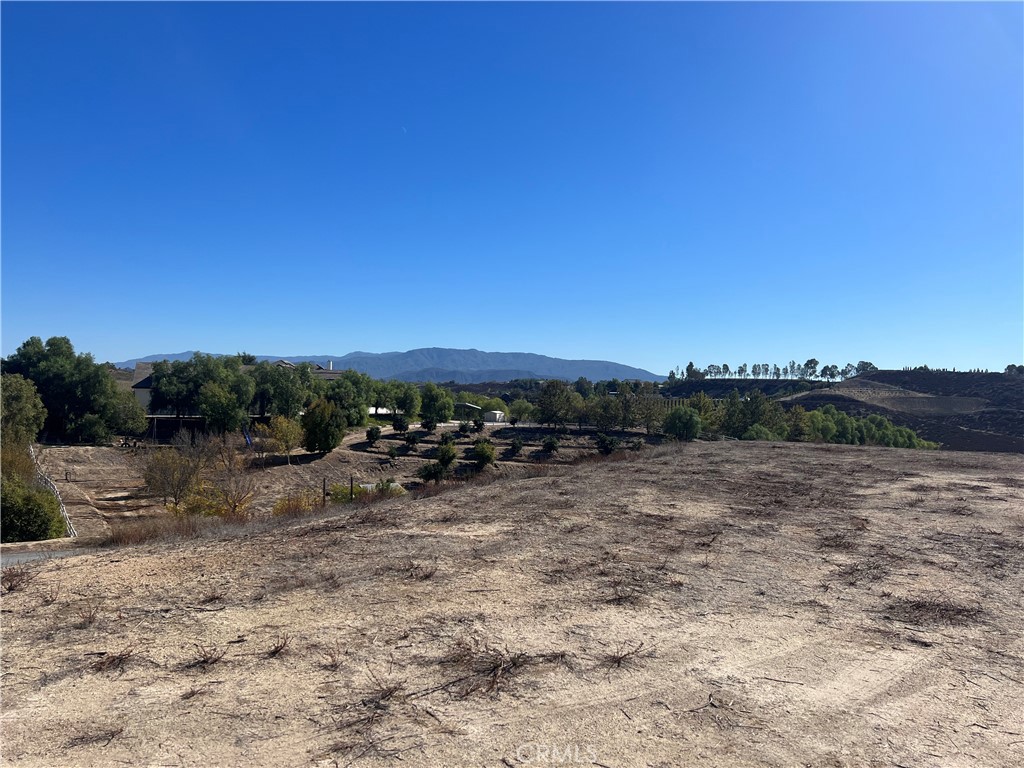 Beautiful 2.36 acre parcel with incredible views from Sommer’s Bend South through Temecula wine country
City water and electricity with in 200 feet
Rough grade pad, not certified
Outside city limits in riverside county
Corners are marked with white pvc stakes