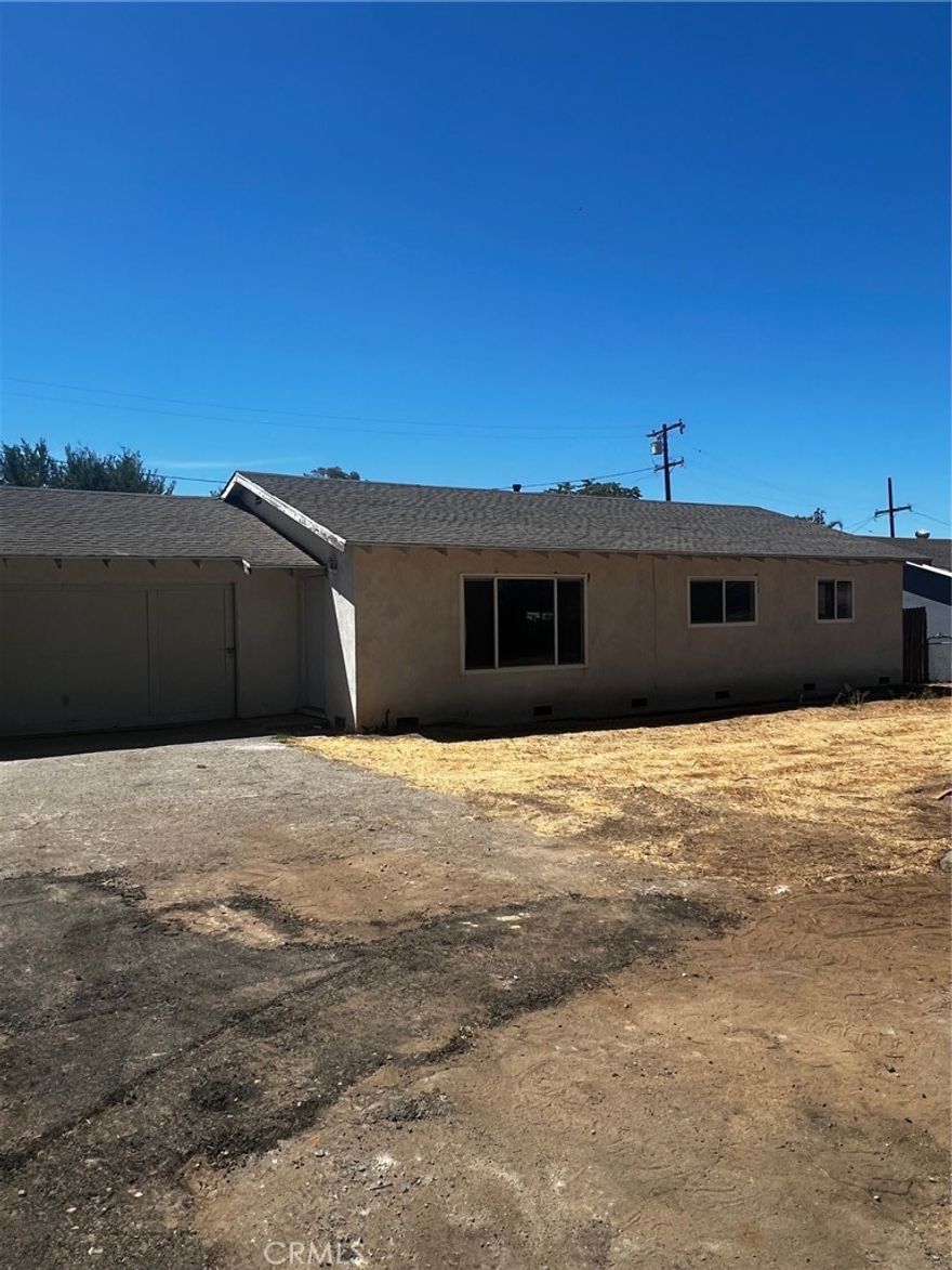 Spacious 3 bedrooms 1.50 bathroom, on an over a quarter of acre lot, with attached 2-car garage, fence yard. new vinyl plank flooring. quartz kitchen countertops. updated windows, new bathrooms vanities, fresh paint interior paint.