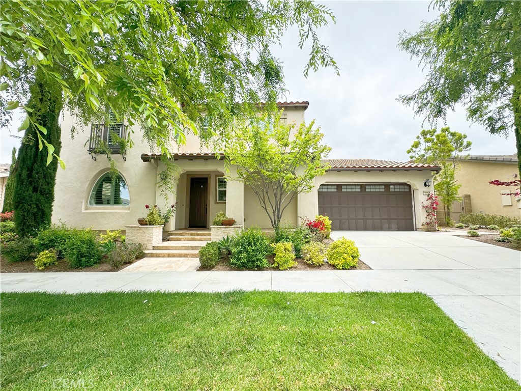 It's a beautiful partially furnished home in The Great Park. The gorgeous Spanish architecture , preferred south facing direction and lush front & back yards make this property well impressed from outside. Fabulous floor plan offers 4 bedrooms and 4 full bathrooms include 1 private suite downstairs with its own entry, living room, kitchenette and laundry which is perfect for extend family & friend or tenant. Gourmet kitchen has a large Center Island, brown cabinetry, and stainless steel appliances.Hardwood floor covers entire downstairs. One may enjoy with other features like plantation shutter, solar system and much more to discover.
Two bedrooms upstairs. Spacious Master Suite features his & her closets, sinks and a walk-in shower. Separate Laundry room. Direct access 2-car garage. Community amenities include a swimming pool, spa, picnic area, playground, and tennis courts. Convenient to shopping, restaurants, Woodbury Shopping Center, the famous Orange County Great Park and Irvine Spectrum.