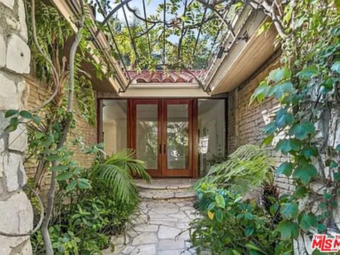 Photo of 1681 Stone Canyon Road, Los Angeles, CA 90077 (MLS # 25629533)