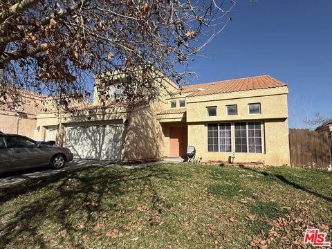 Photo of 4045 Lexington Court, Palmdale, CA 93552 (MLS # 26648241)