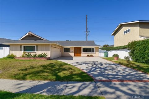Photo of 6631 Dr Walton Dr, Huntington Beach, CA 92647 (MLS # PW25232954)