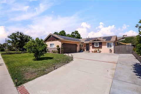 Photo of 431 E Dexter Street, Covina, CA 91723 (MLS # PW26190478)