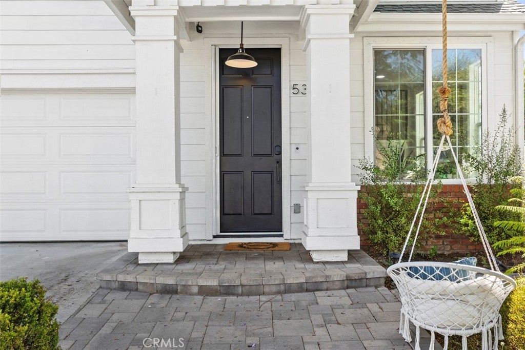 53 Bainbridge Ave