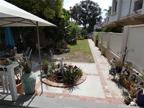 Tiny photo for 218 N Broadway Ave, Redondo Beach, CA 90277 (MLS # SB25042153)