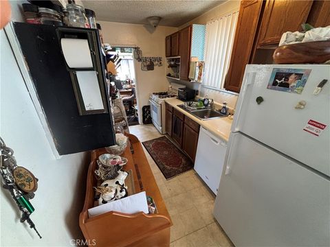 Tiny photo for 218 N Broadway Ave, Redondo Beach, CA 90277 (MLS # SB25042153)