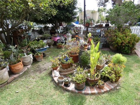 Tiny photo for 218 N Broadway Ave, Redondo Beach, CA 90277 (MLS # SB25042153)