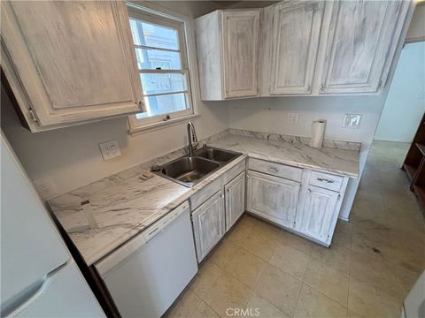 Tiny photo for 218 N Broadway Ave, Redondo Beach, CA 90277 (MLS # SB25042153)