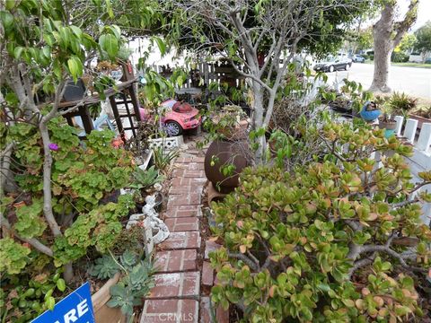 Tiny photo for 218 N Broadway Ave, Redondo Beach, CA 90277 (MLS # SB25042153)