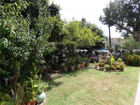 Tiny photo for 218 N Broadway Ave, Redondo Beach, CA 90277 (MLS # SB25042153)