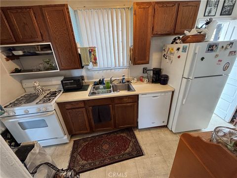 Tiny photo for 218 N Broadway Ave, Redondo Beach, CA 90277 (MLS # SB25042153)