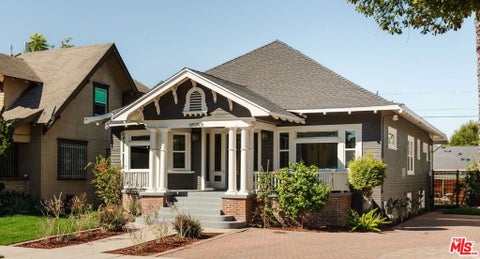 Photo of 2801 Brighton Avenue, Los Angeles, CA 90018 (MLS # 26999247)