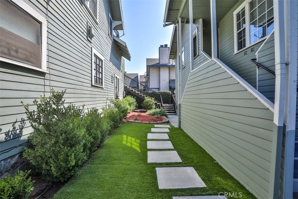 306 E Foothill Boulevard
