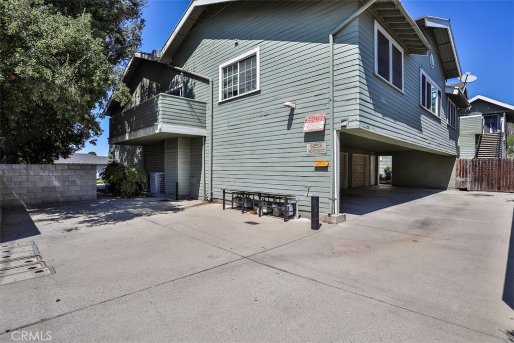 306 E Foothill Boulevard