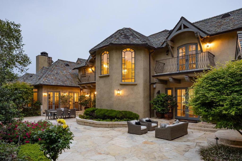 3957 Ronda Road