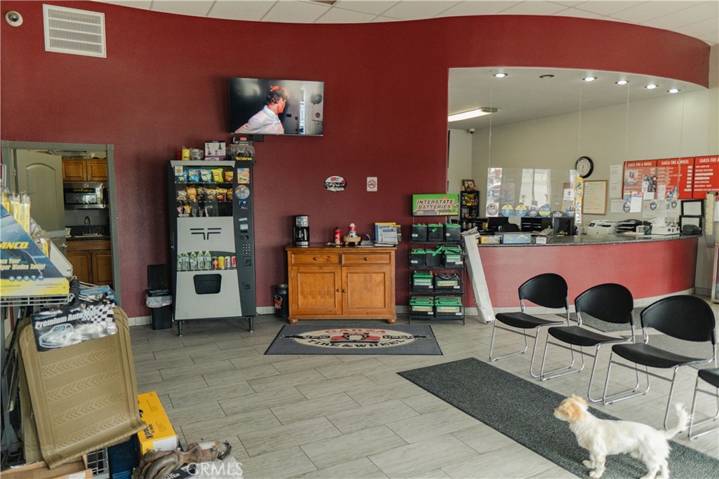 6886 Santa Fe Drive