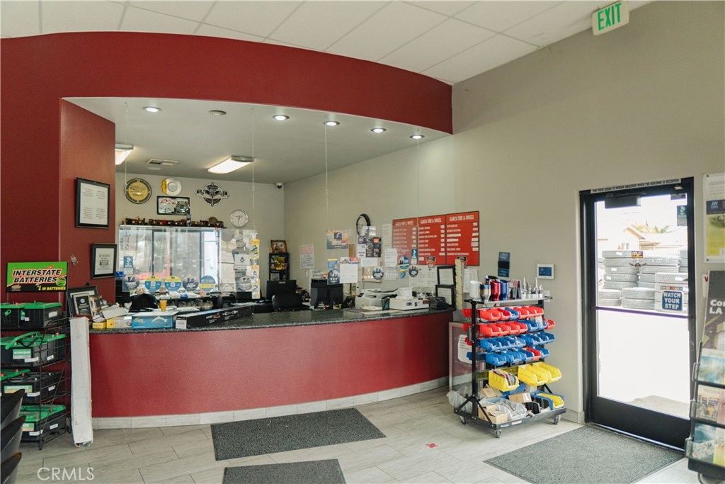 6886 Santa Fe Drive
