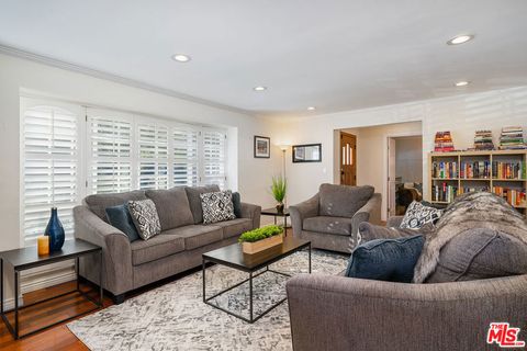 Photo of 13843 Milbank Street, Sherman Oaks, CA 91423 (MLS # 26724441)