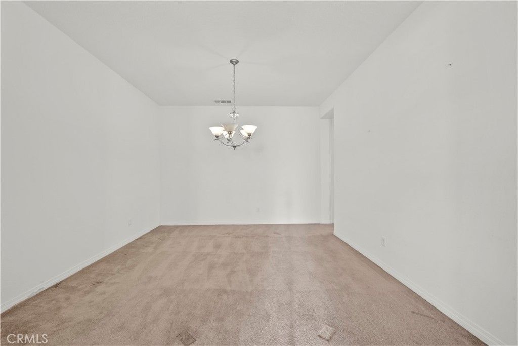 listing image 130729872693452668682