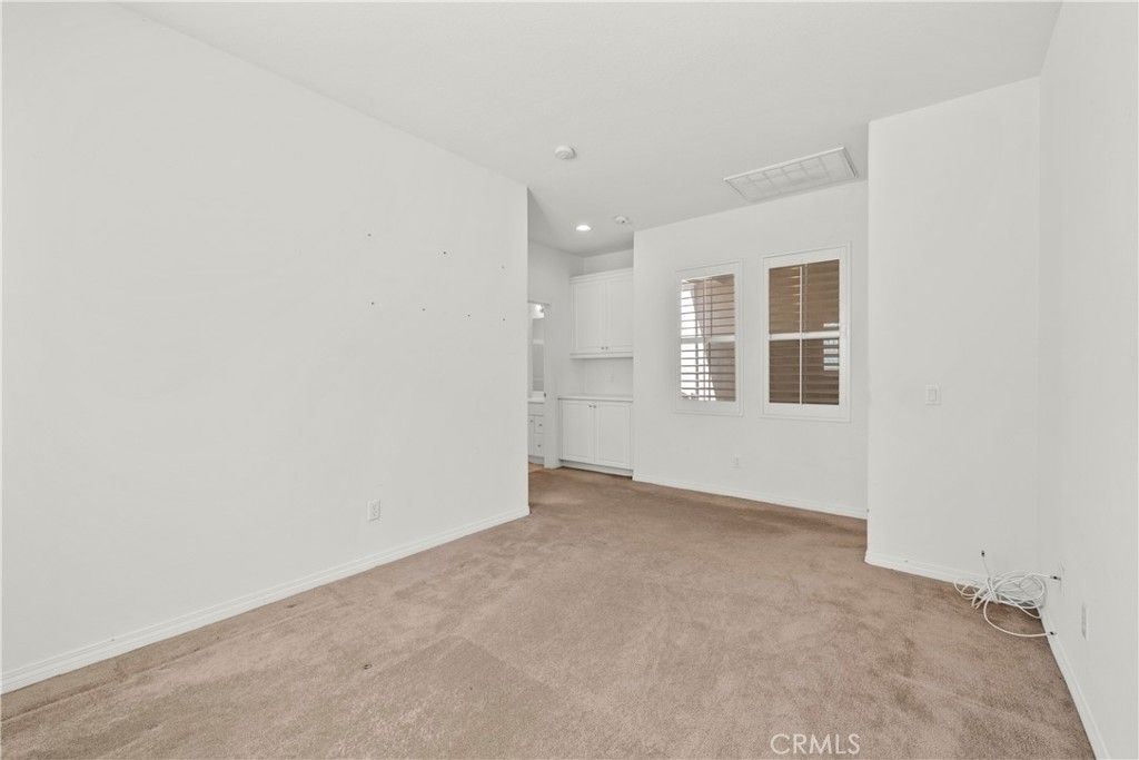 listing image 130720018870342806098