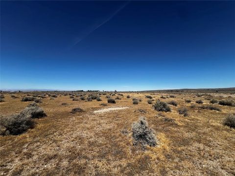 Photo of 127 E Avenue H, Lancaster, CA 93535 (MLS # SR26090125)