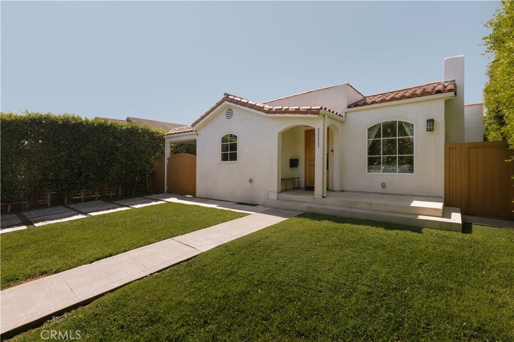 1111 S Plymouth Boulevard