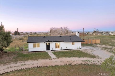 Photo of 15118 Dos Palmas Road, Victorville, CA 92392 (MLS # OC26053745)