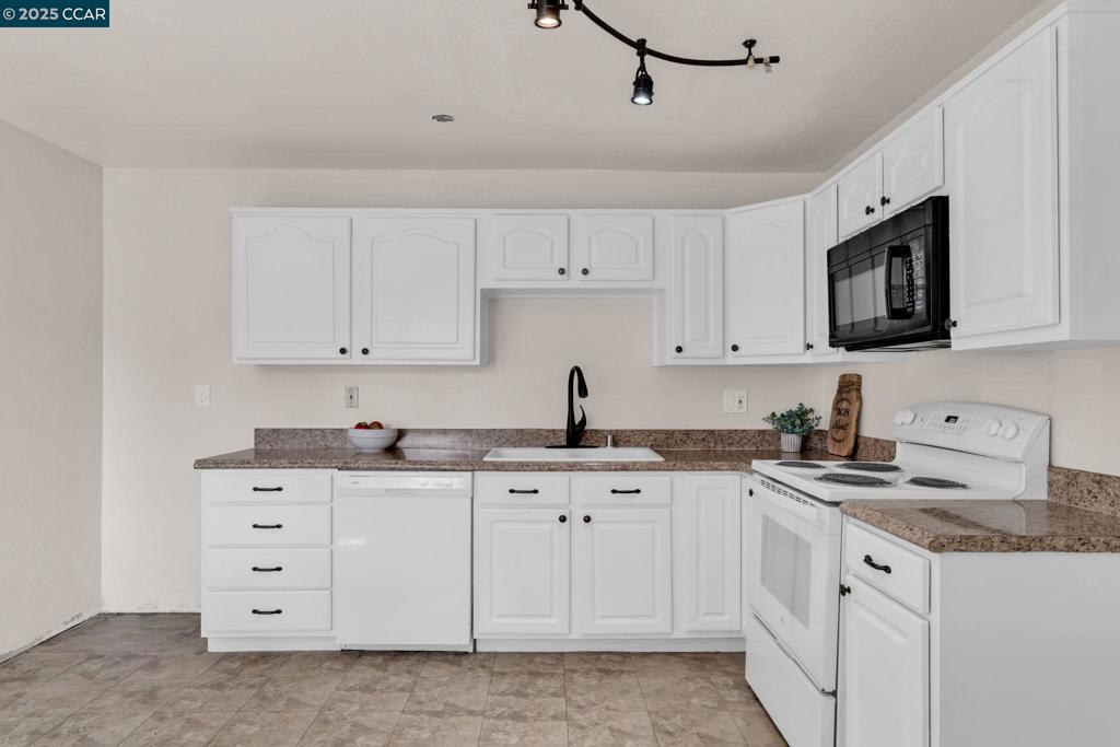 VINE HILL - Residential
