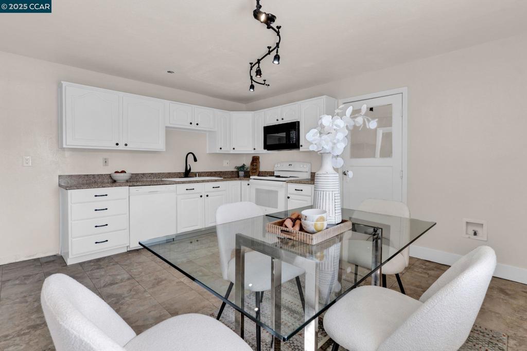 VINE HILL - Residential