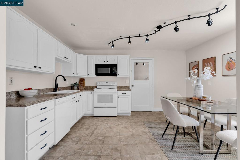 VINE HILL - Residential