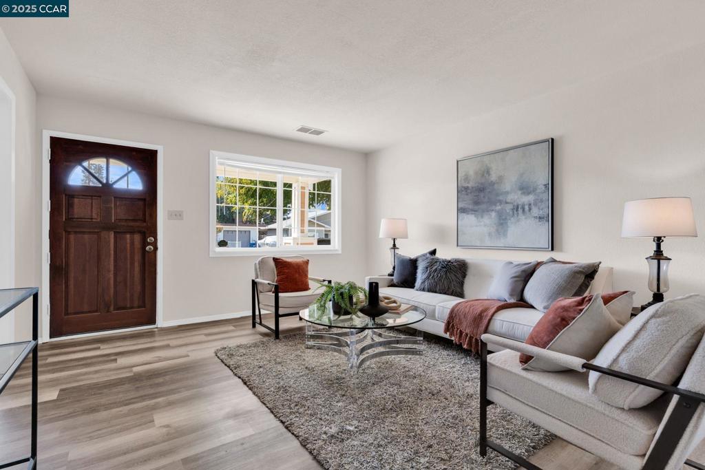 VINE HILL - Residential