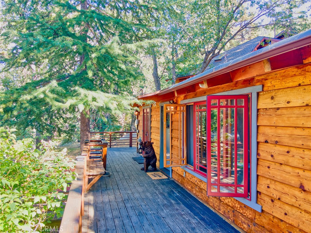 5475 Acorn Trail