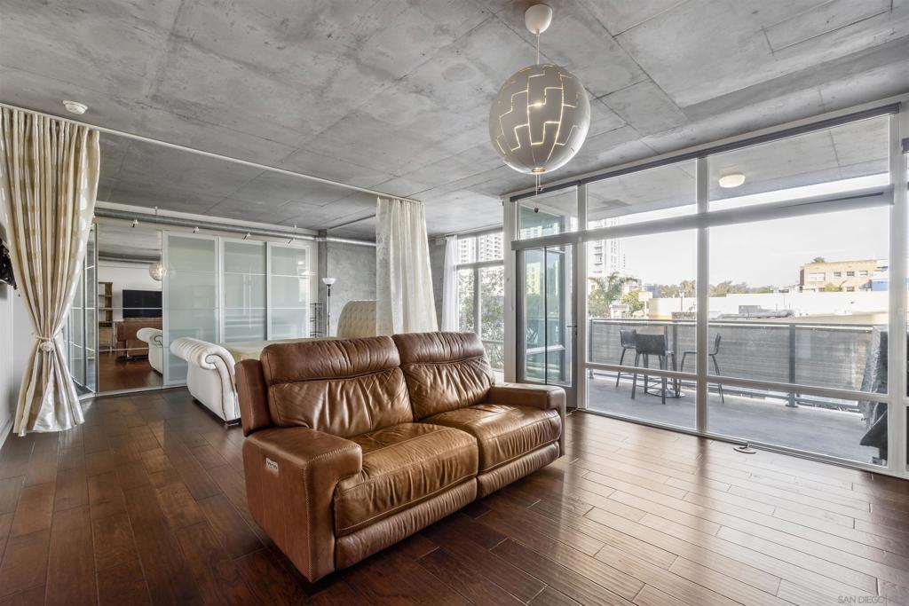 1080 Park Blvd 202