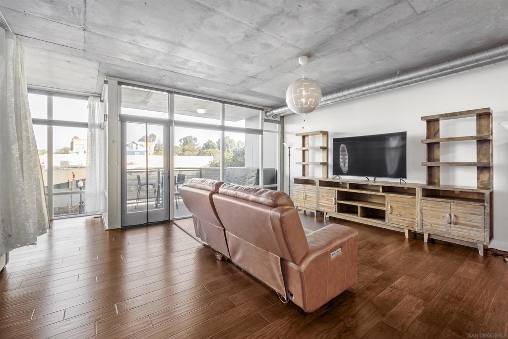 1080 Park Blvd 202