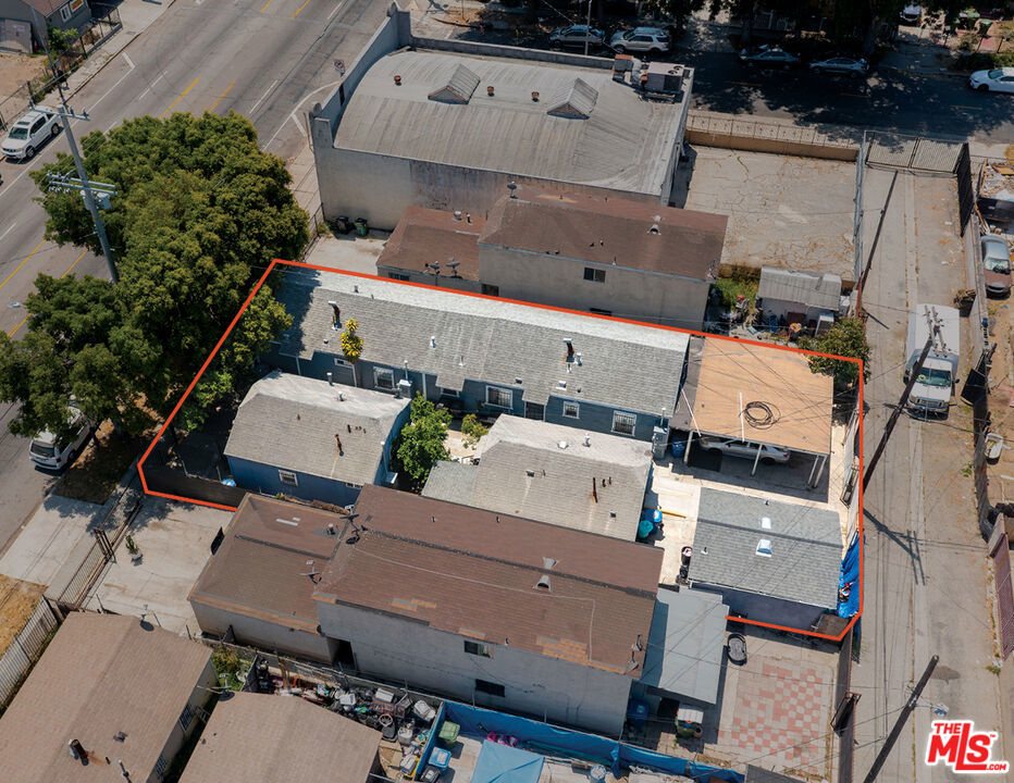 10311 S Figueroa Street