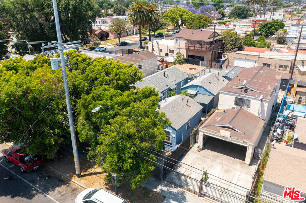 10311 S Figueroa Street