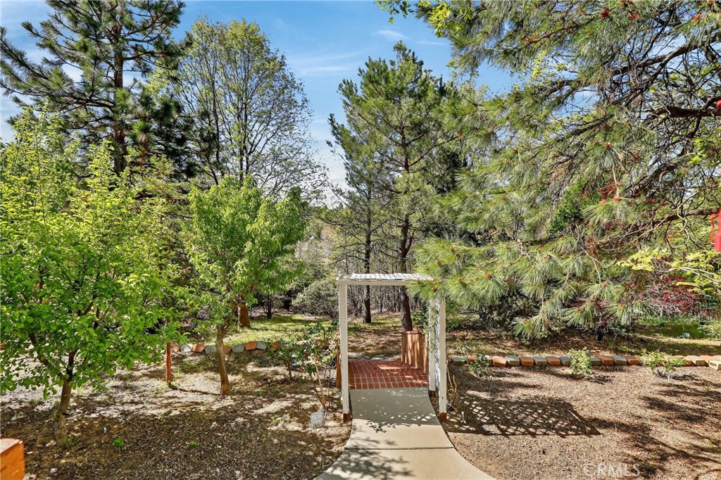Lake Arrowhead, California, 92352, United States, 5 Bedrooms Bedrooms, ,4 BathroomsBathrooms,Residential,Active,2034696
