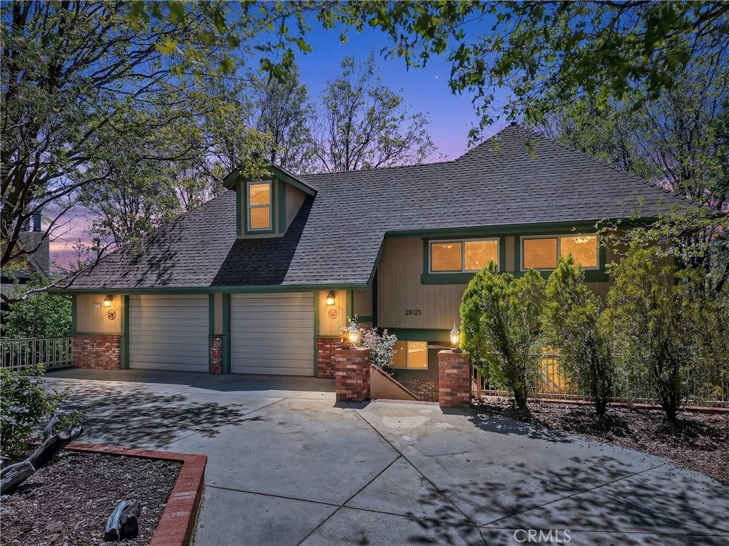 Lake Arrowhead, California, 92352, United States, 5 Bedrooms Bedrooms, ,4 BathroomsBathrooms,Residential,Active,2034696