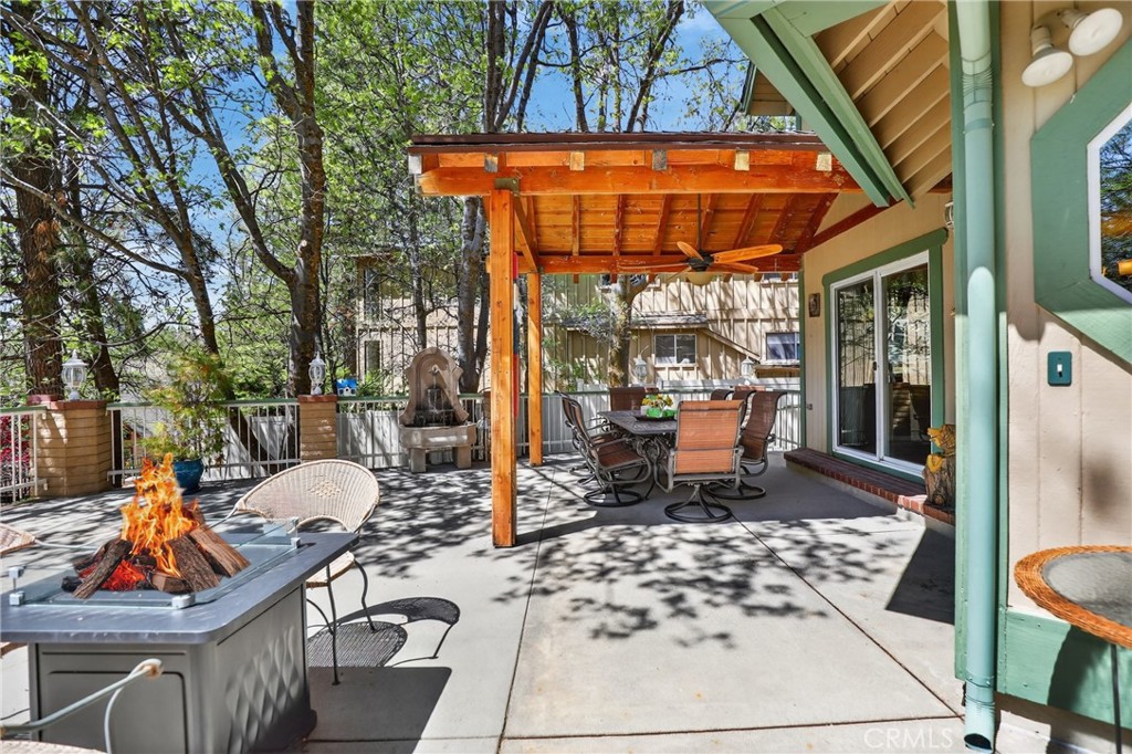 Lake Arrowhead, California, 92352, United States, 5 Bedrooms Bedrooms, ,4 BathroomsBathrooms,Residential,Active,2034696