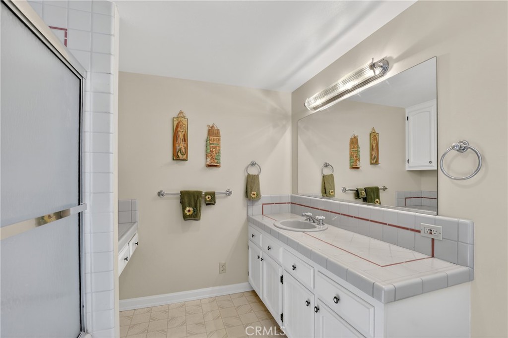 Lake Arrowhead, California, 92352, United States, 5 Bedrooms Bedrooms, ,4 BathroomsBathrooms,Residential,Active,2034696