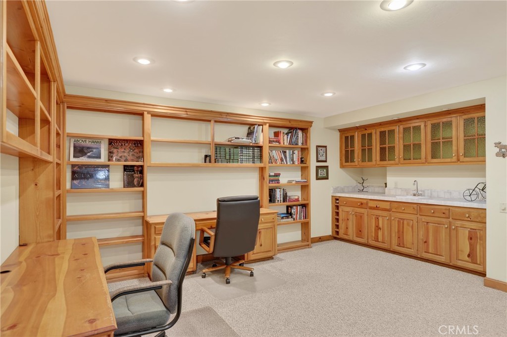 Lake Arrowhead, California, 92352, United States, 5 Bedrooms Bedrooms, ,4 BathroomsBathrooms,Residential,Active,2034696