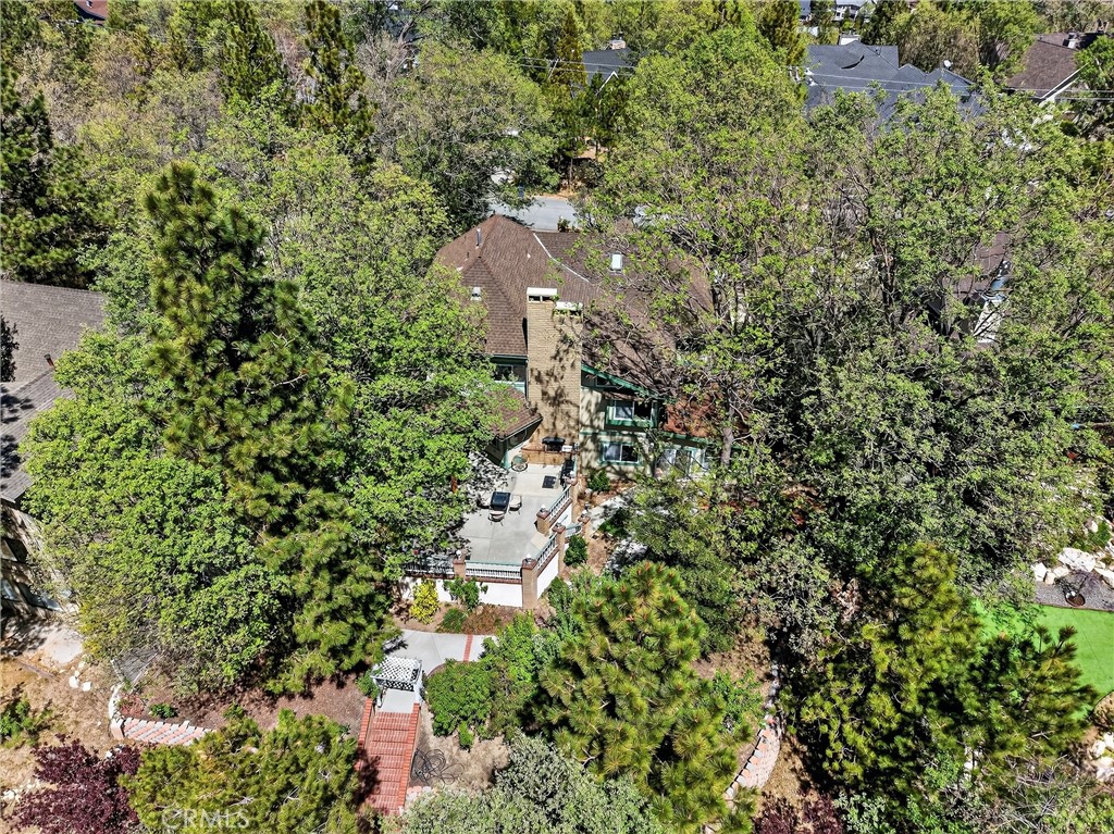 Lake Arrowhead, California, 92352, United States, 5 Bedrooms Bedrooms, ,4 BathroomsBathrooms,Residential,Active,2034696