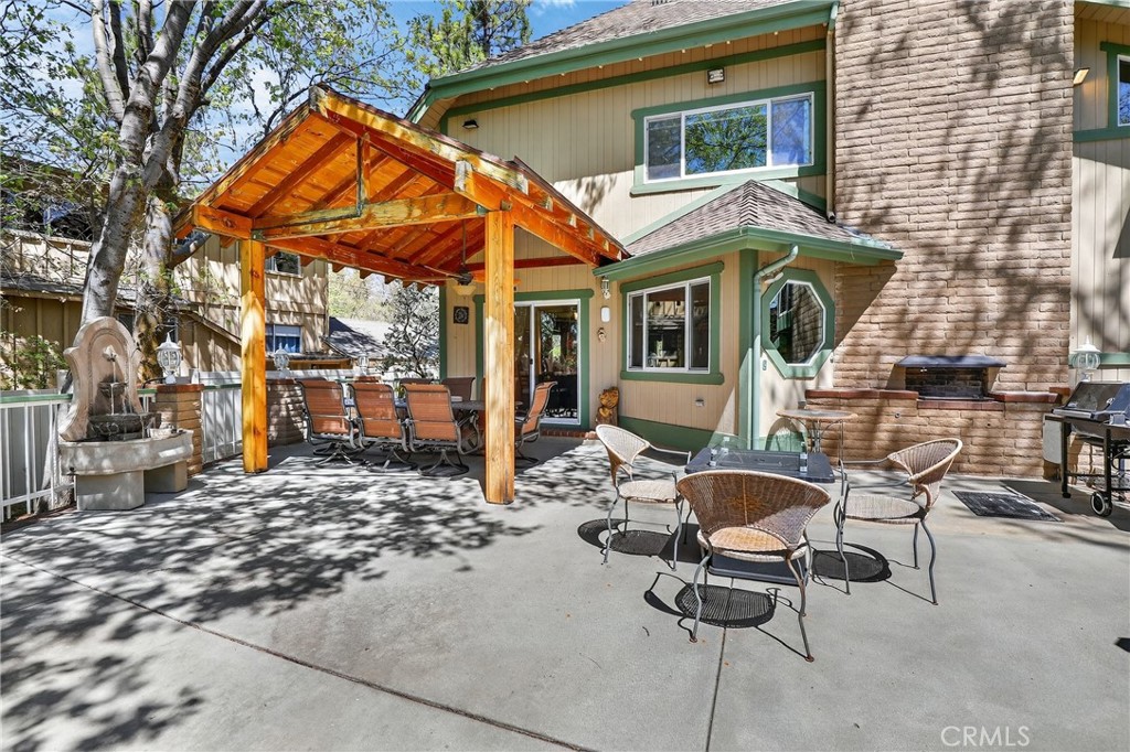 Lake Arrowhead, California, 92352, United States, 5 Bedrooms Bedrooms, ,4 BathroomsBathrooms,Residential,Active,2034696