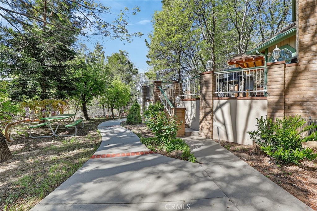 Lake Arrowhead, California, 92352, United States, 5 Bedrooms Bedrooms, ,4 BathroomsBathrooms,Residential,Active,2034696